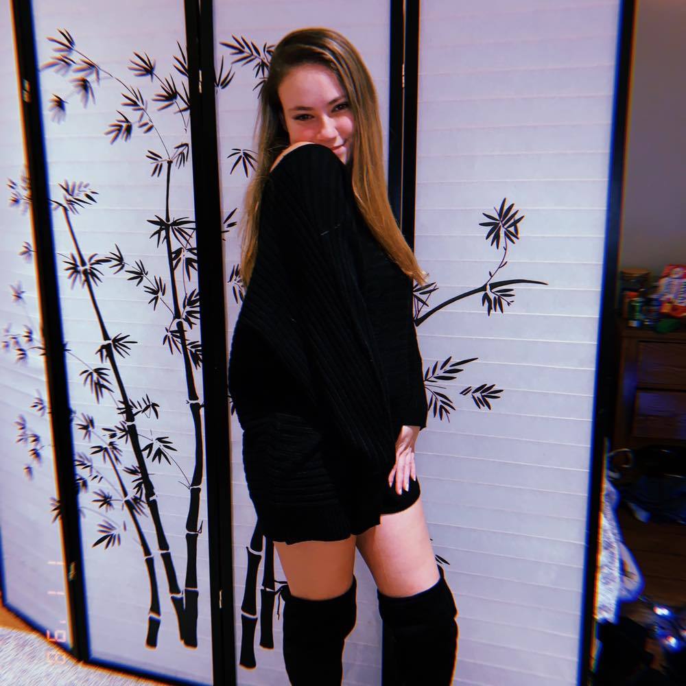 Meet your Posher, Alexis